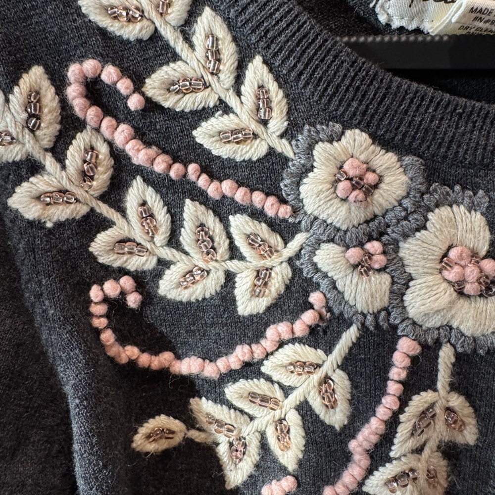 Tabitha Gray Cardigan with Floral Embroidery Size Medium - Picture 3 of 9